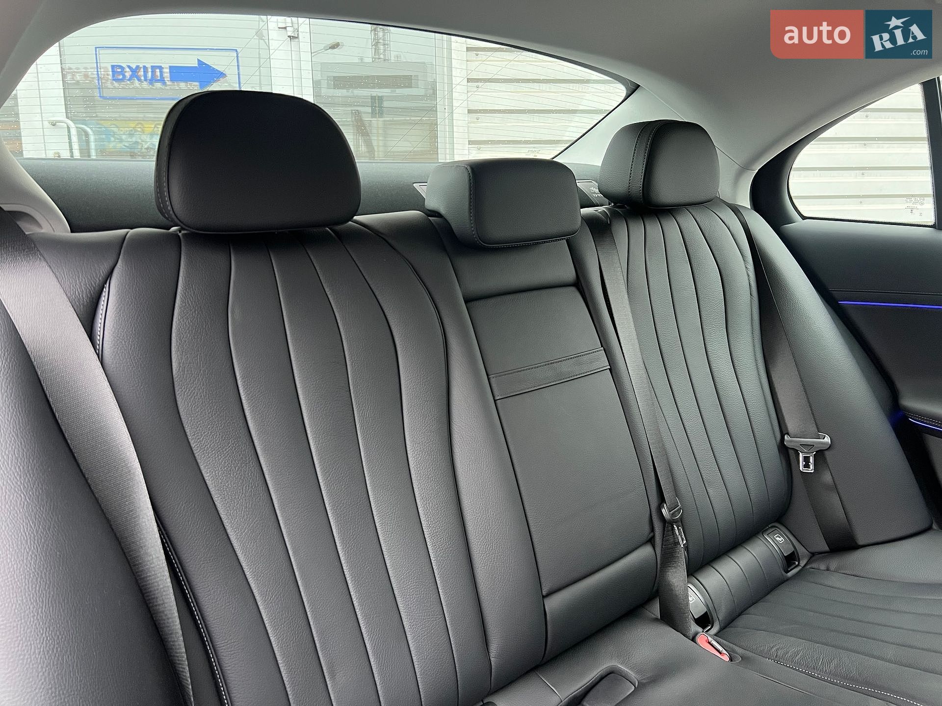 Mercedes-Benz E-Class 2024 VIN W1KLF0EB5RA054557 фото оголошення 27 з 43