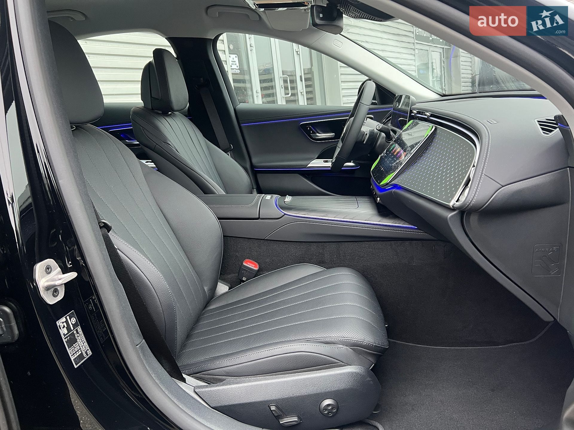 Mercedes-Benz E-Class 2024 VIN W1KLF0EB5RA054557 фото оголошення 29 з 43