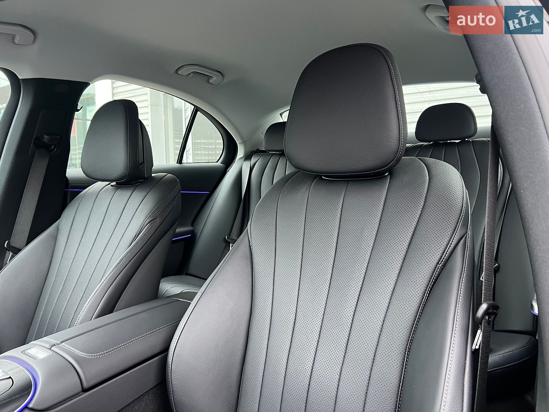 Mercedes-Benz E-Class 2024 VIN W1KLF0EB5RA054557 фото оголошення 20 з 43