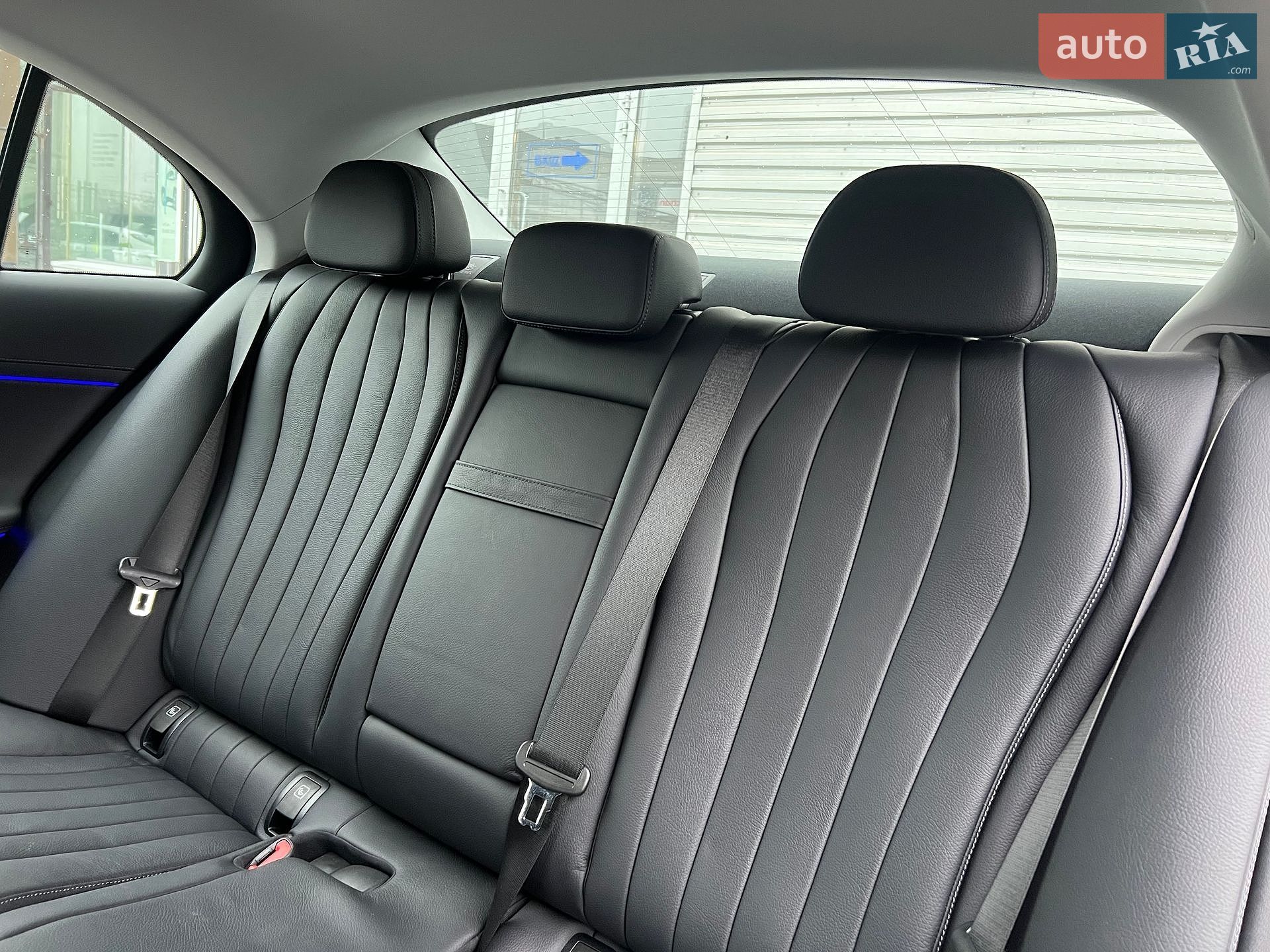 Mercedes-Benz E-Class 2024 VIN W1KLF0EB5RA054557 фото оголошення 24 з 43