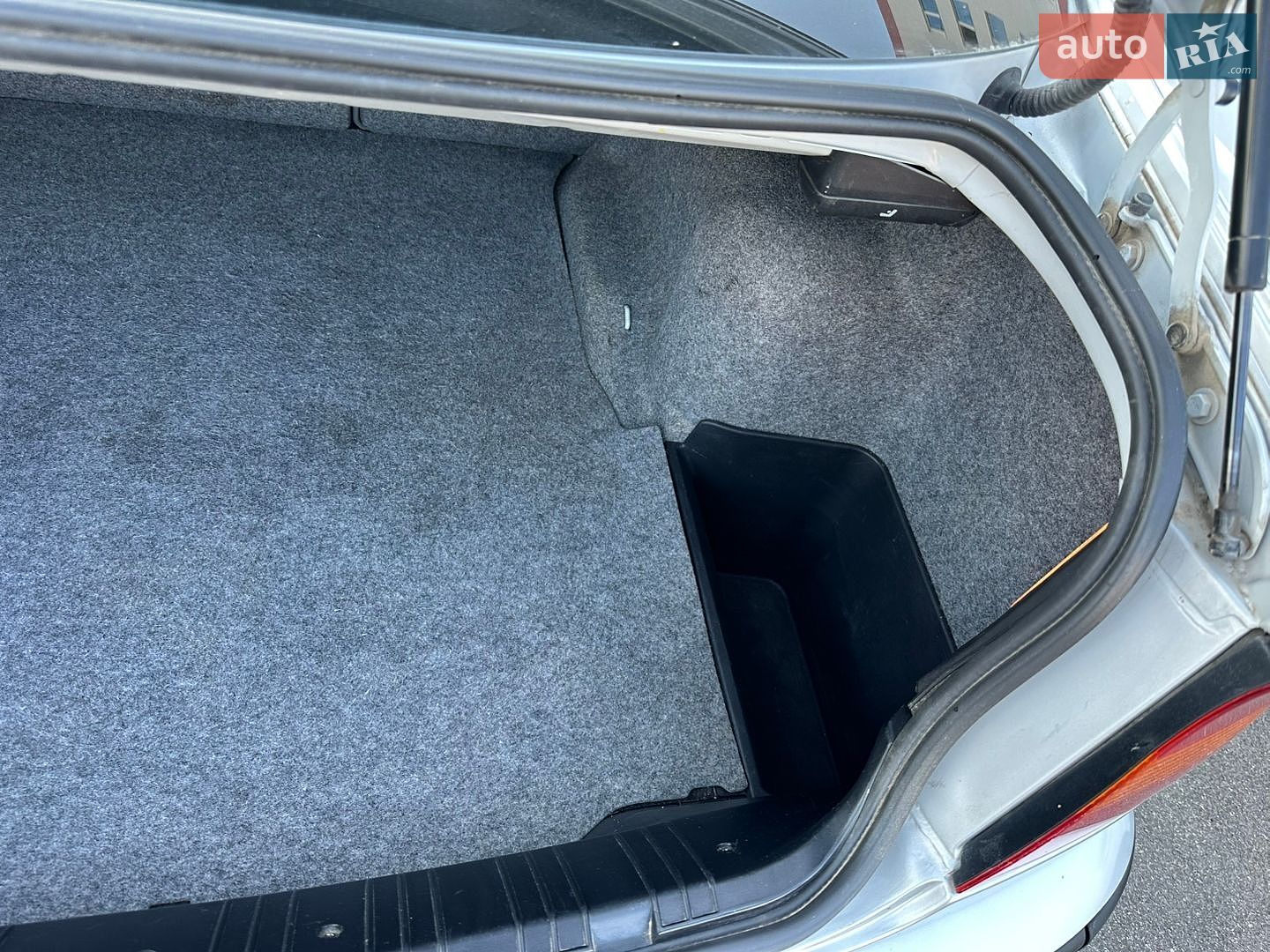 BMW 3 Series 2002 VIN WBAAY31010KP07283 фото оголошення 48 з 53