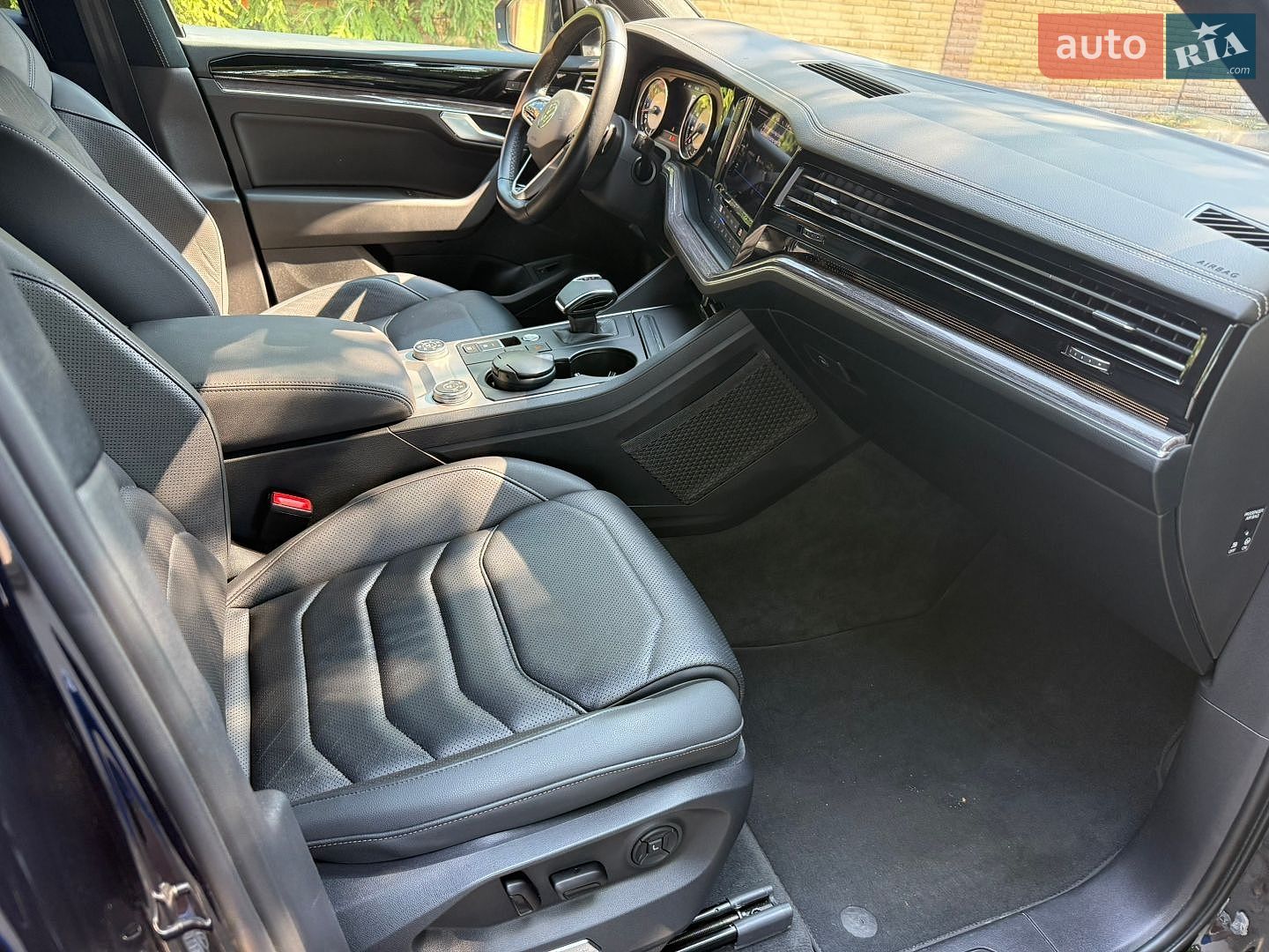 Volkswagen Touareg 2020 VIN WVGZZZCRZMD001483 фото оголошення 10 з 22