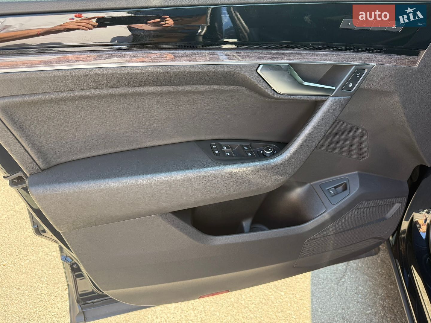Volkswagen Touareg 2020 VIN WVGZZZCRZMD001483 фото оголошення 13 з 22