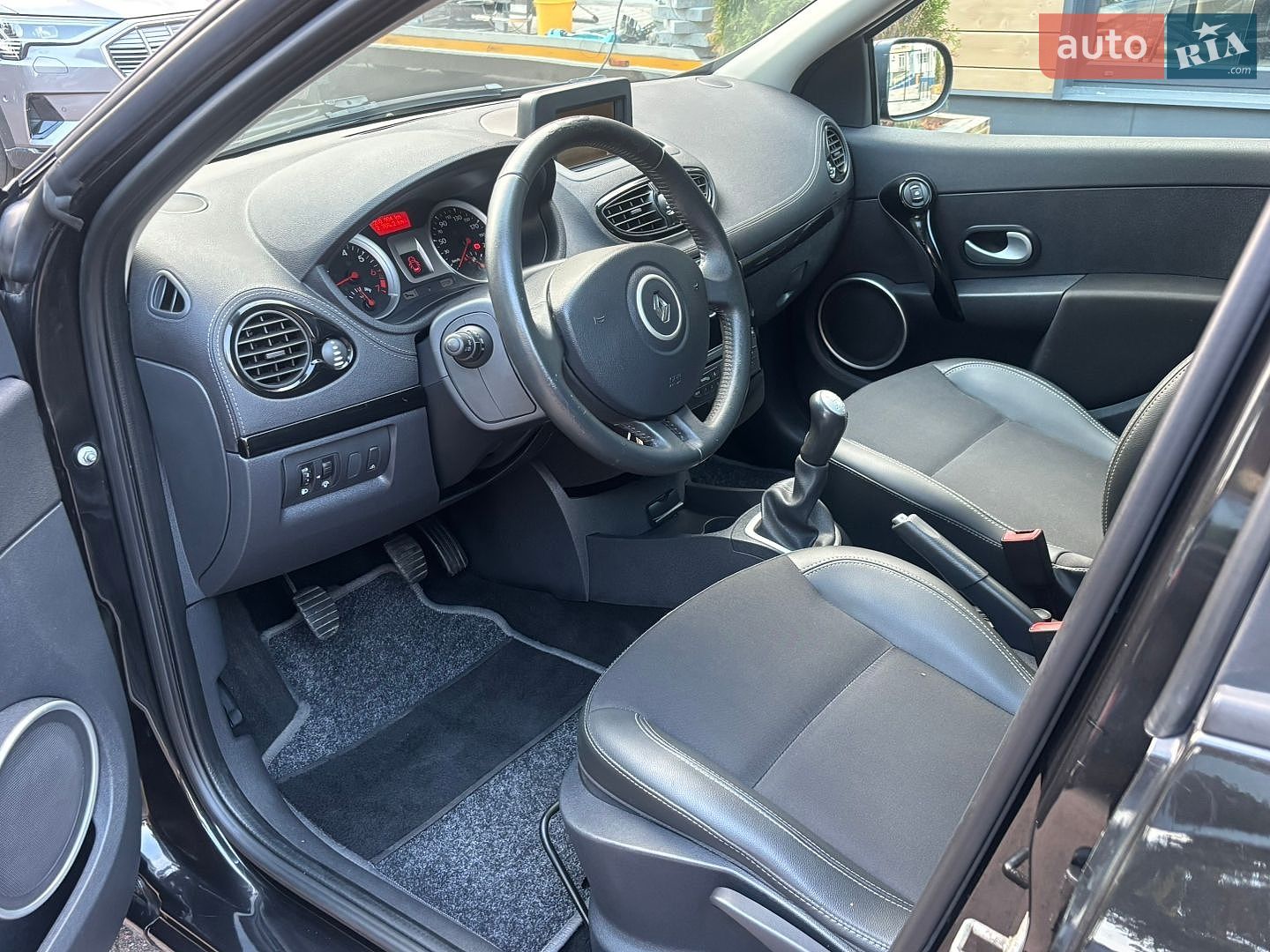 Renault Clio 2011 VIN VF1KRCS0H45782711 фото оголошення 29 з 56
