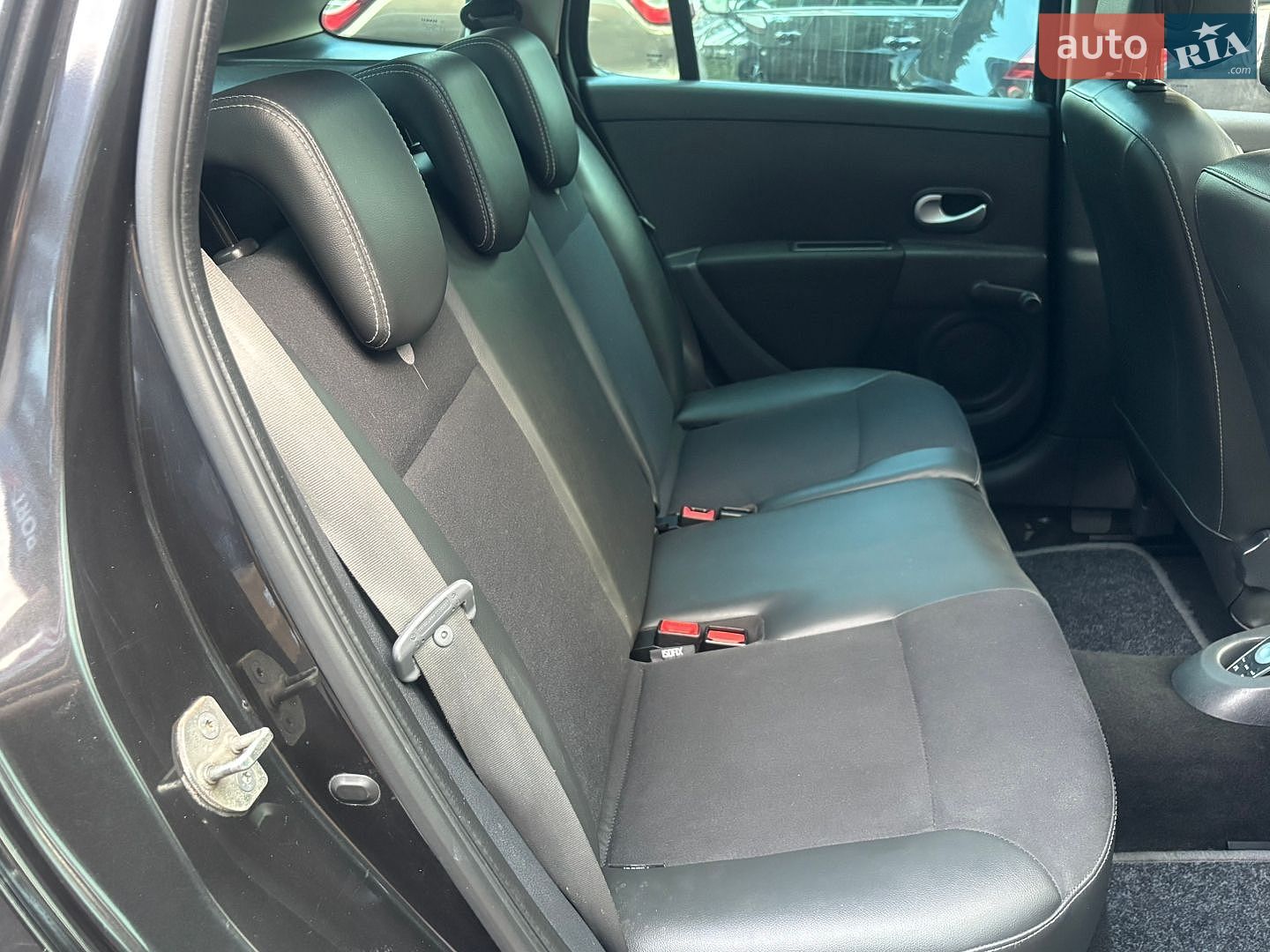 Renault Clio 2011 VIN VF1KRCS0H45782711 фото оголошення 47 з 56
