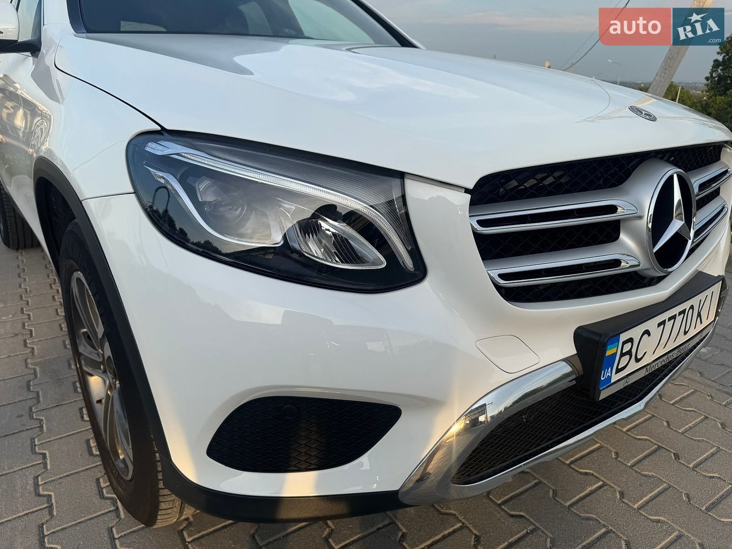 Mercedes-Benz GLC-Class 2017 VIN WDC0G4JB0JV020962 фото оголошення 4 з 14