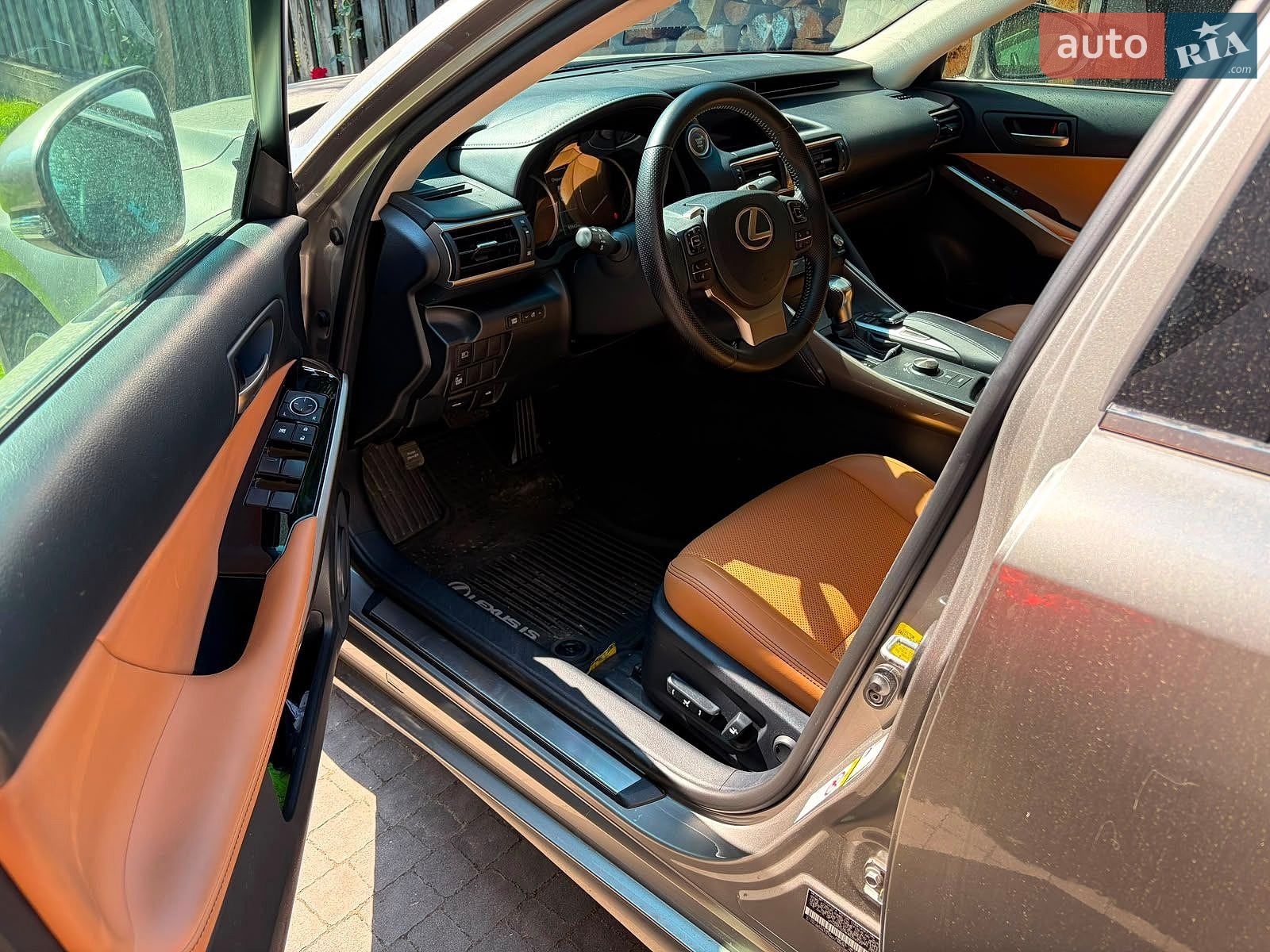 Lexus IS 2017 VIN JTHCM1D29H5024197 фото оголошення 9 з 10