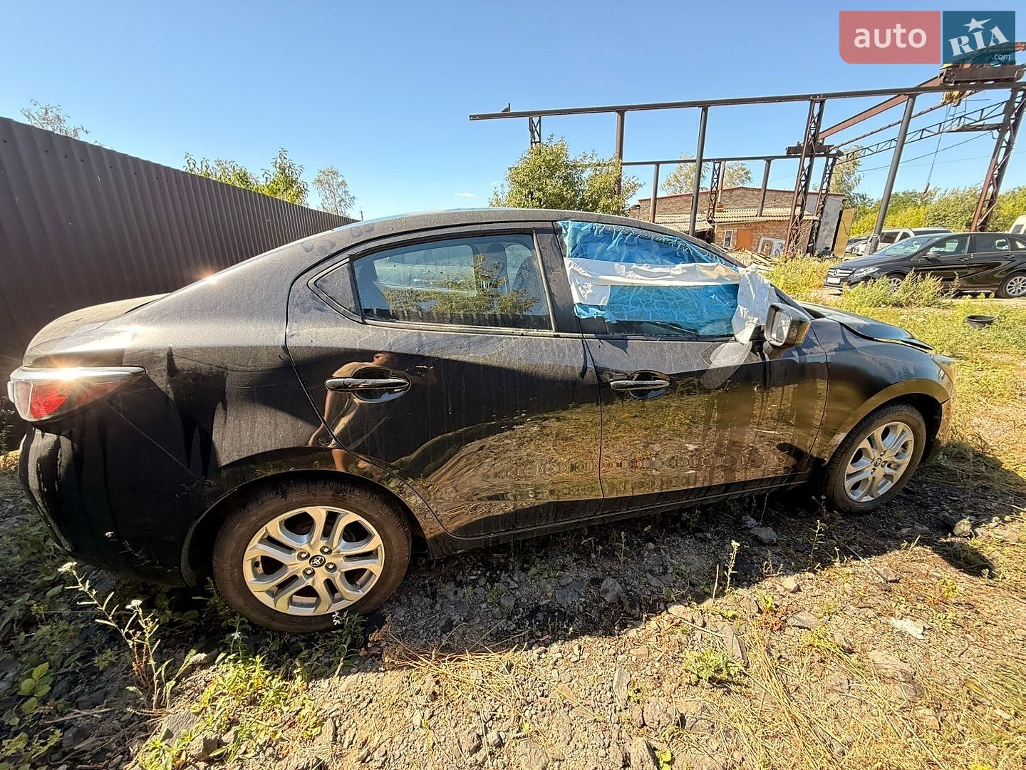 Toyota Yaris 2018 VIN 3MYDLBYV4JY328874 фото оголошення 15 з 45