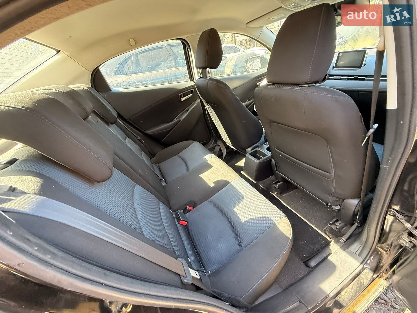 Toyota Yaris 2018 VIN 3MYDLBYV4JY328874 фото оголошення 36 з 45