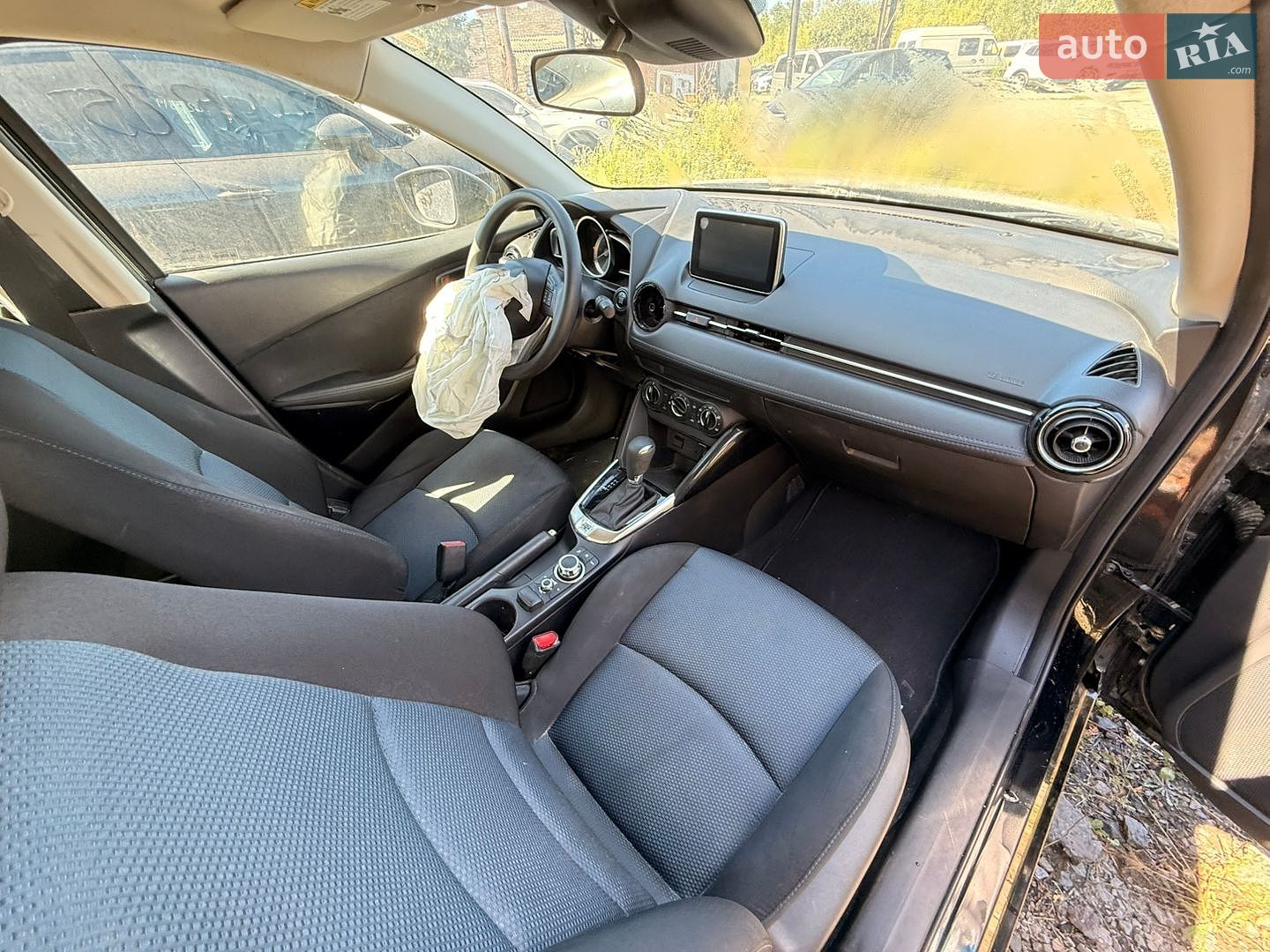 Toyota Yaris 2018 VIN 3MYDLBYV4JY328874 фото оголошення 39 з 45
