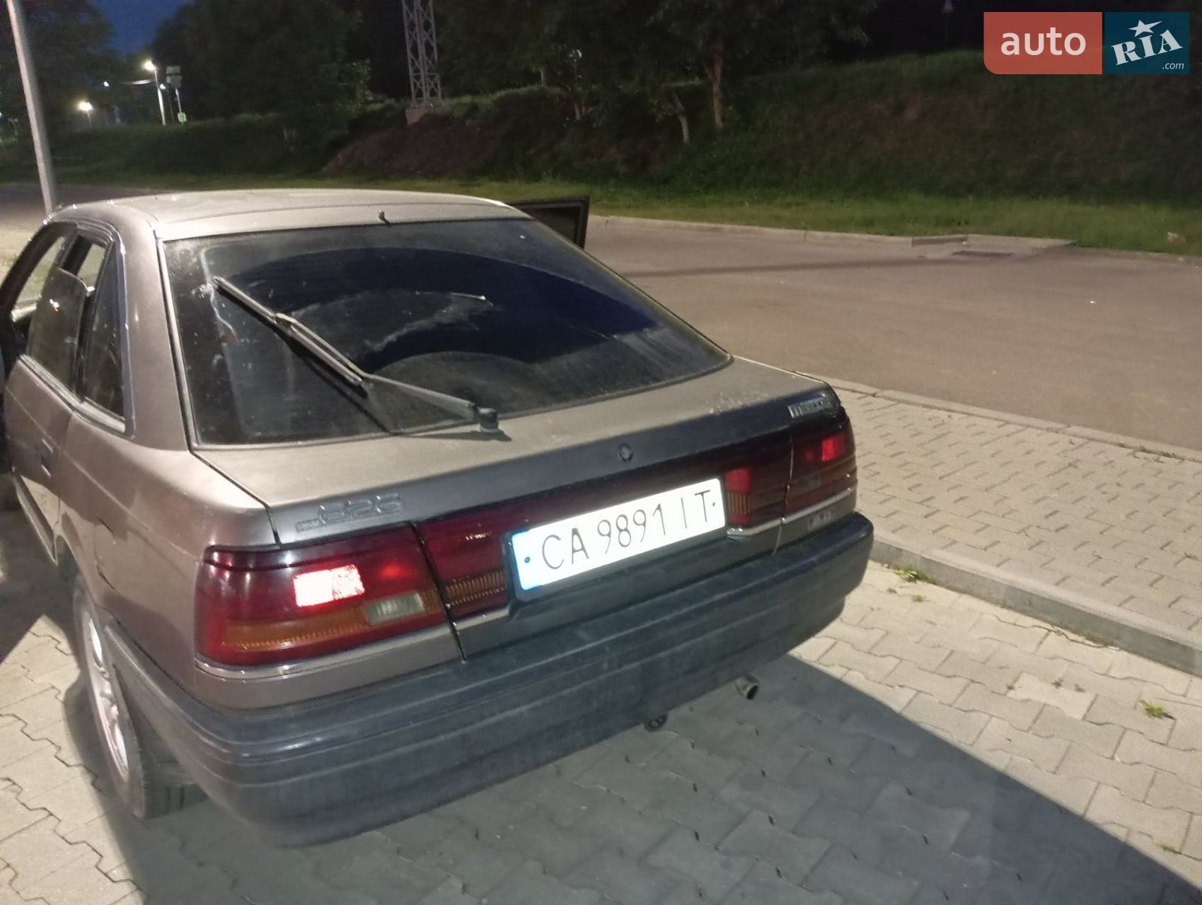 Mazda 626 1989 VIN JMZGD14C201325841 фото оголошення 3 з 8