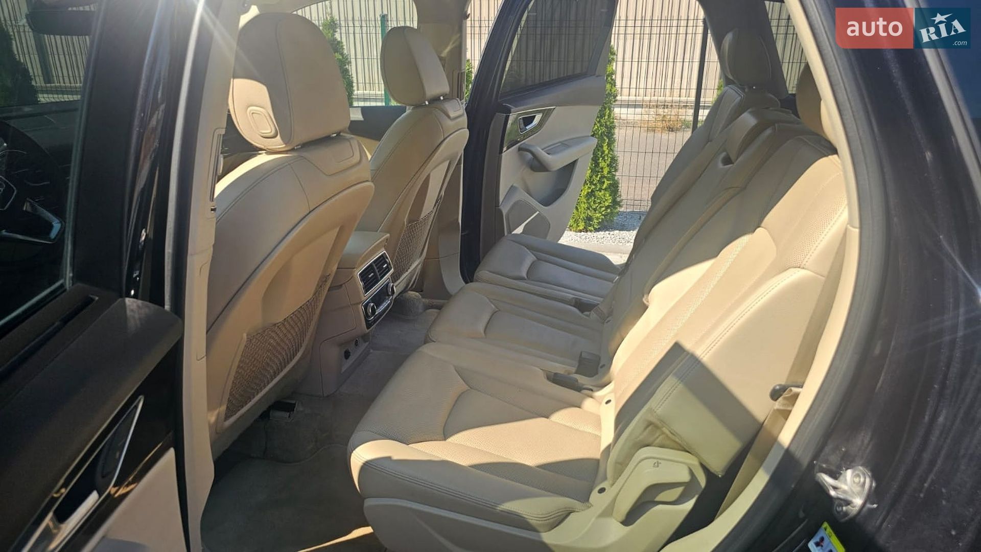 Audi Q7 2018 VIN WA1LAAF79KD009967 фото оголошення 18 з 42