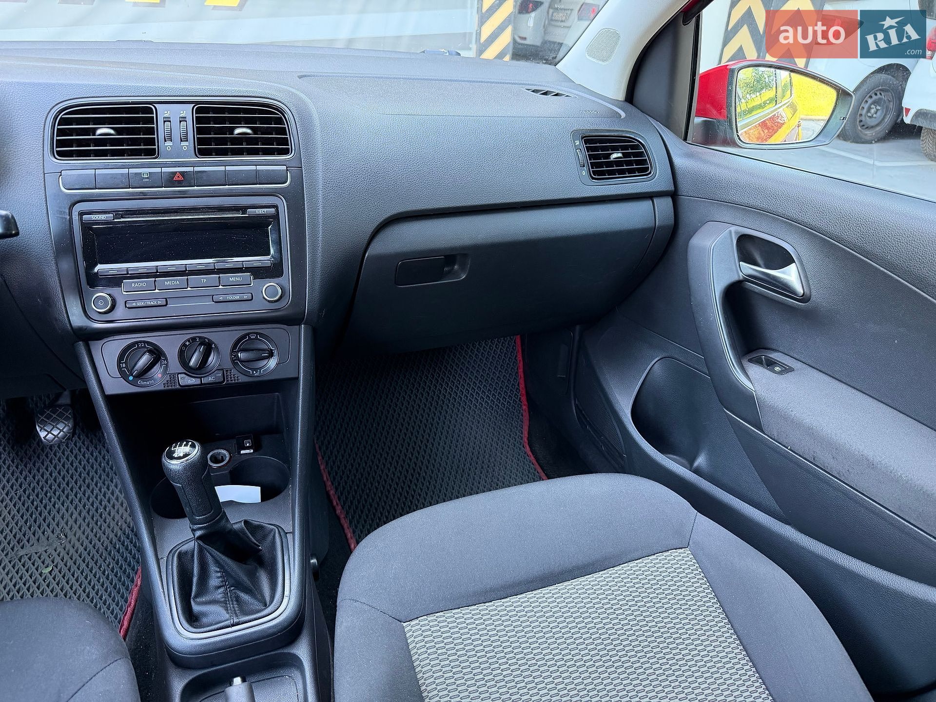 Volkswagen Polo 2011 VIN WVWZZZ6RZBY070828 фото оголошення 37 з 52