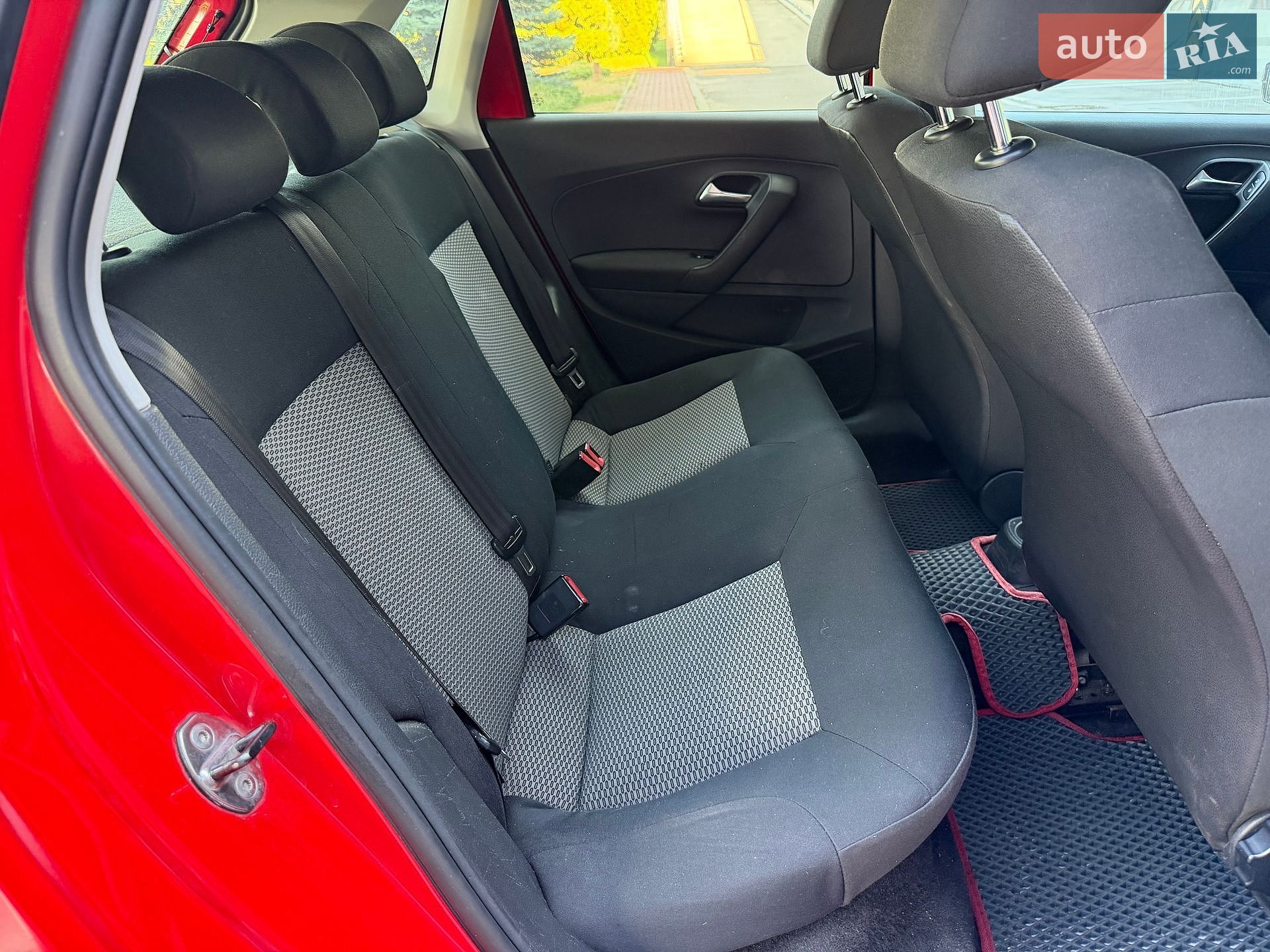 Volkswagen Polo 2011 VIN WVWZZZ6RZBY070828 фото оголошення 44 з 52