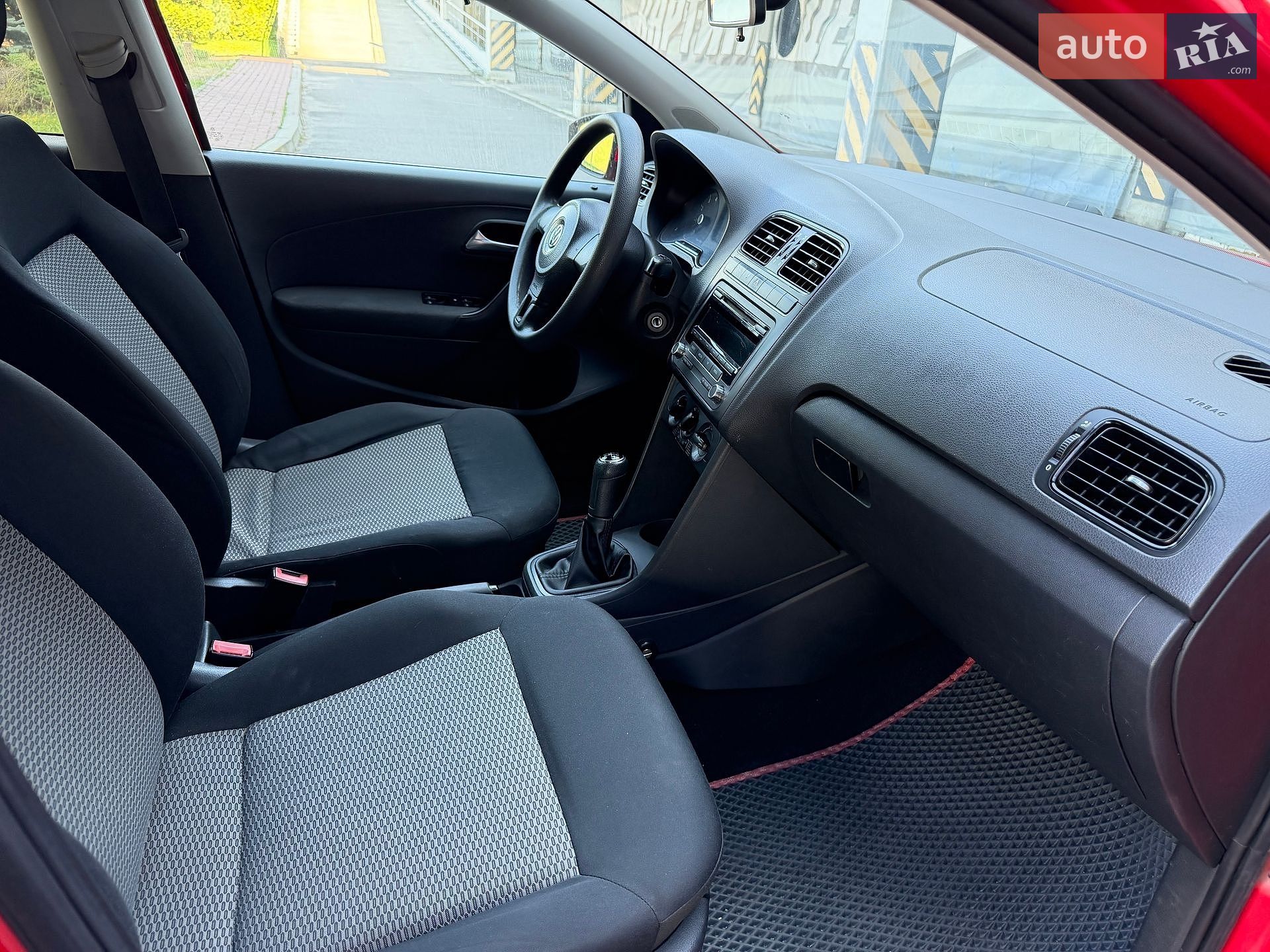 Volkswagen Polo 2011 VIN WVWZZZ6RZBY070828 фото оголошення 47 з 52