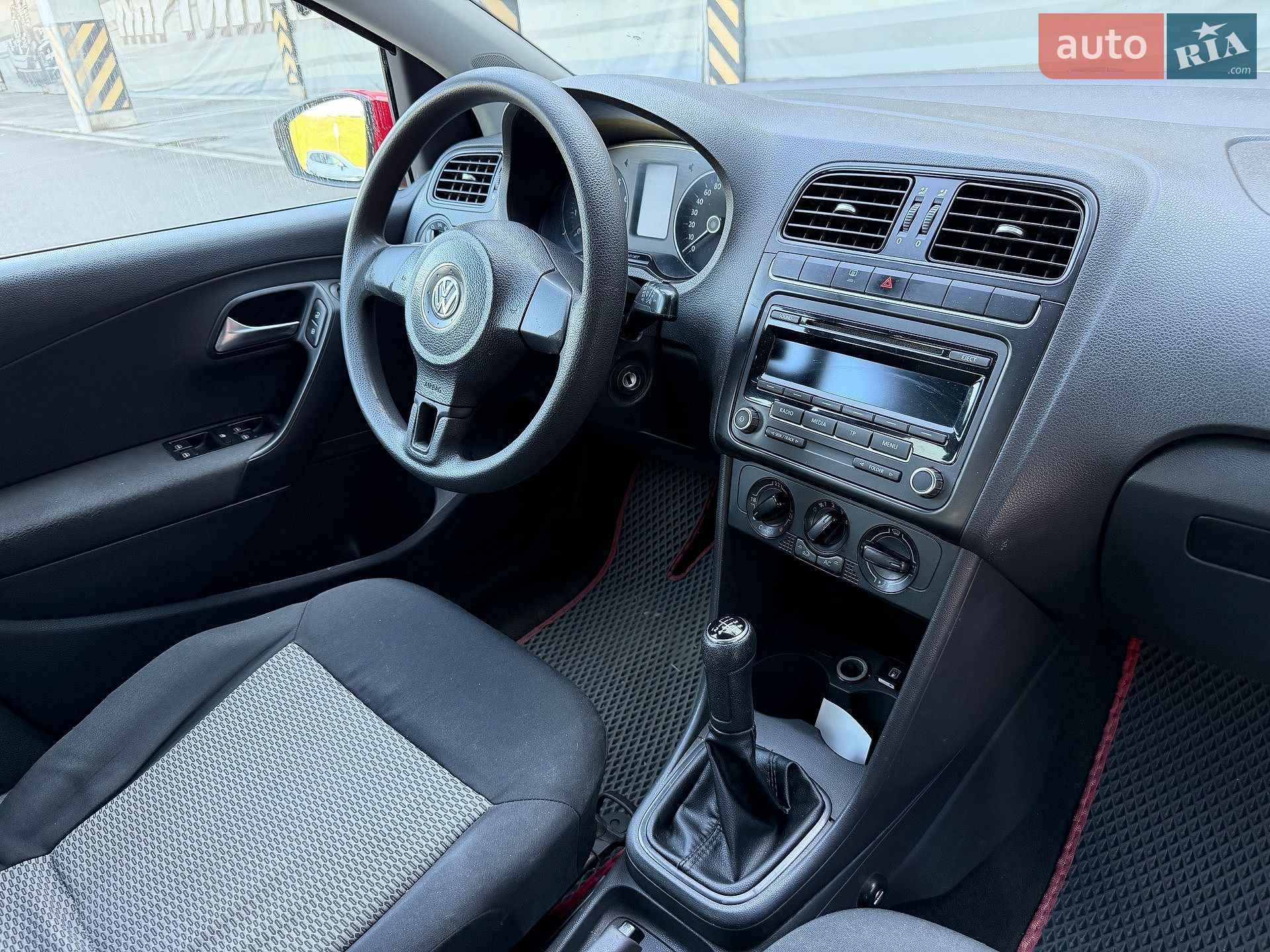 Volkswagen Polo 2011 VIN WVWZZZ6RZBY070828 фото оголошення 48 з 52