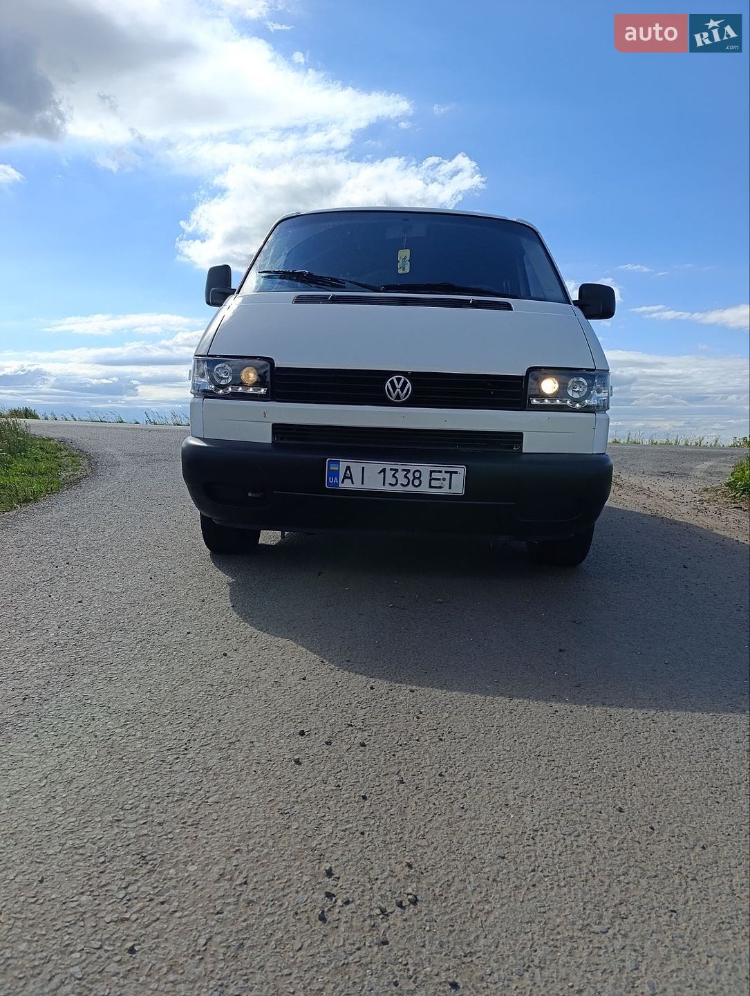 Volkswagen Caravelle 2003 VIN WV1ZZZ70Z3X064323 фото оголошення 32 з 64