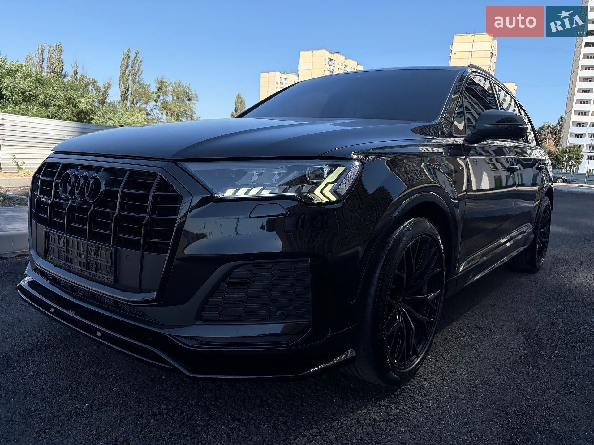 Audi Q7 2021 VIN WAUZZZ4M7ND005398 фото оголошення 5 з 92
