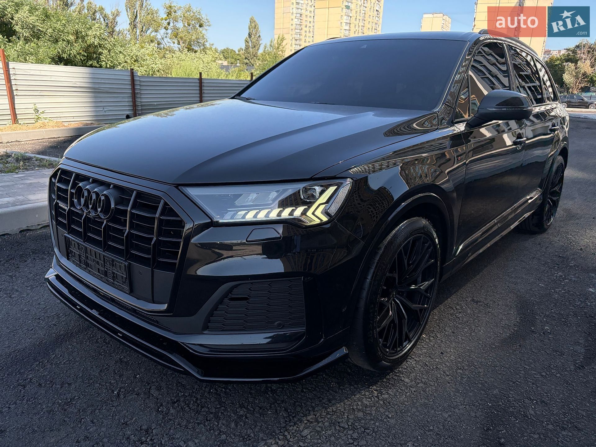 Audi Q7 2021 VIN WAUZZZ4M7ND005398 фото оголошення 6 з 92