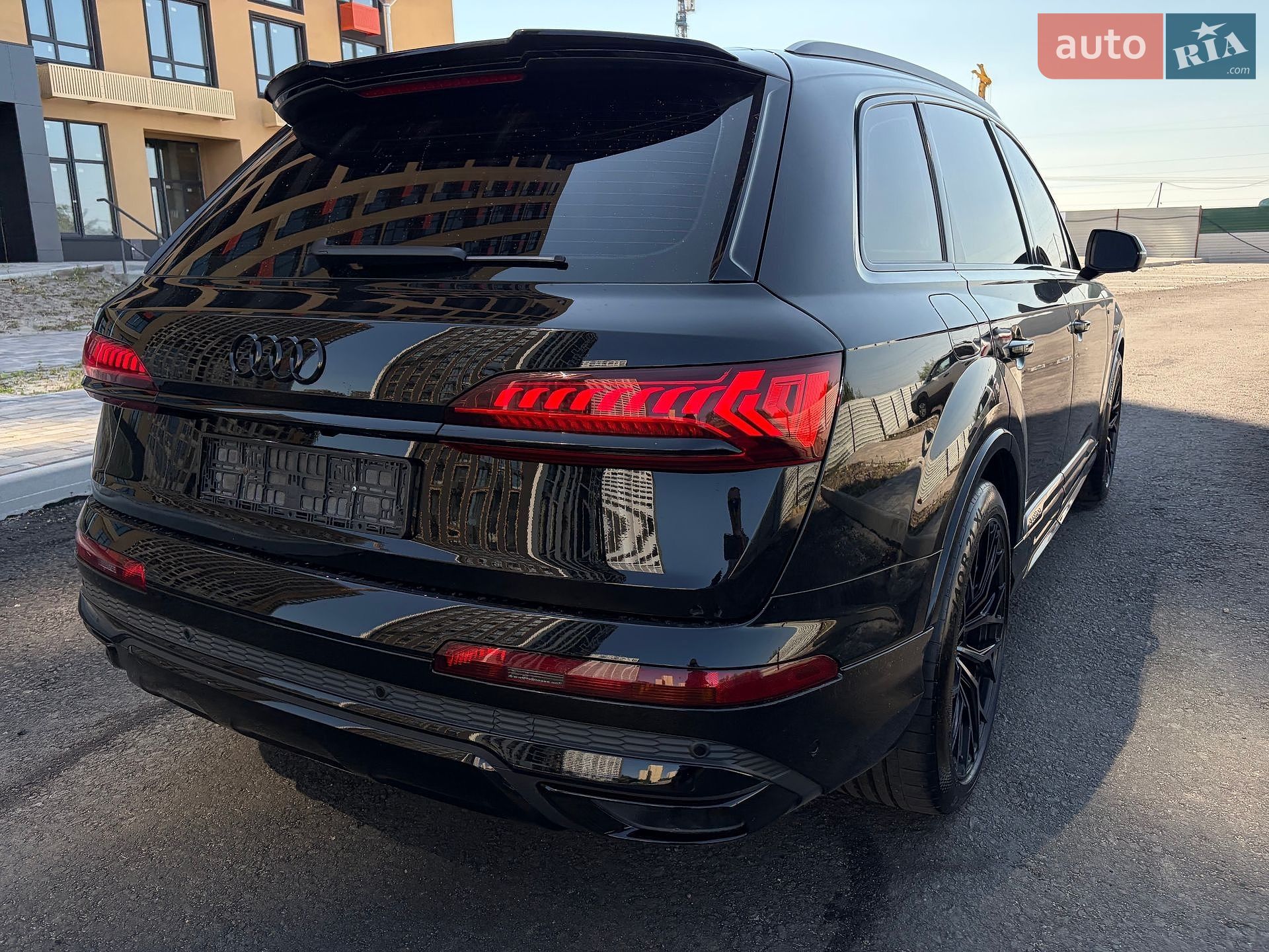 Audi Q7 2021 VIN WAUZZZ4M7ND005398 фото оголошення 31 з 92