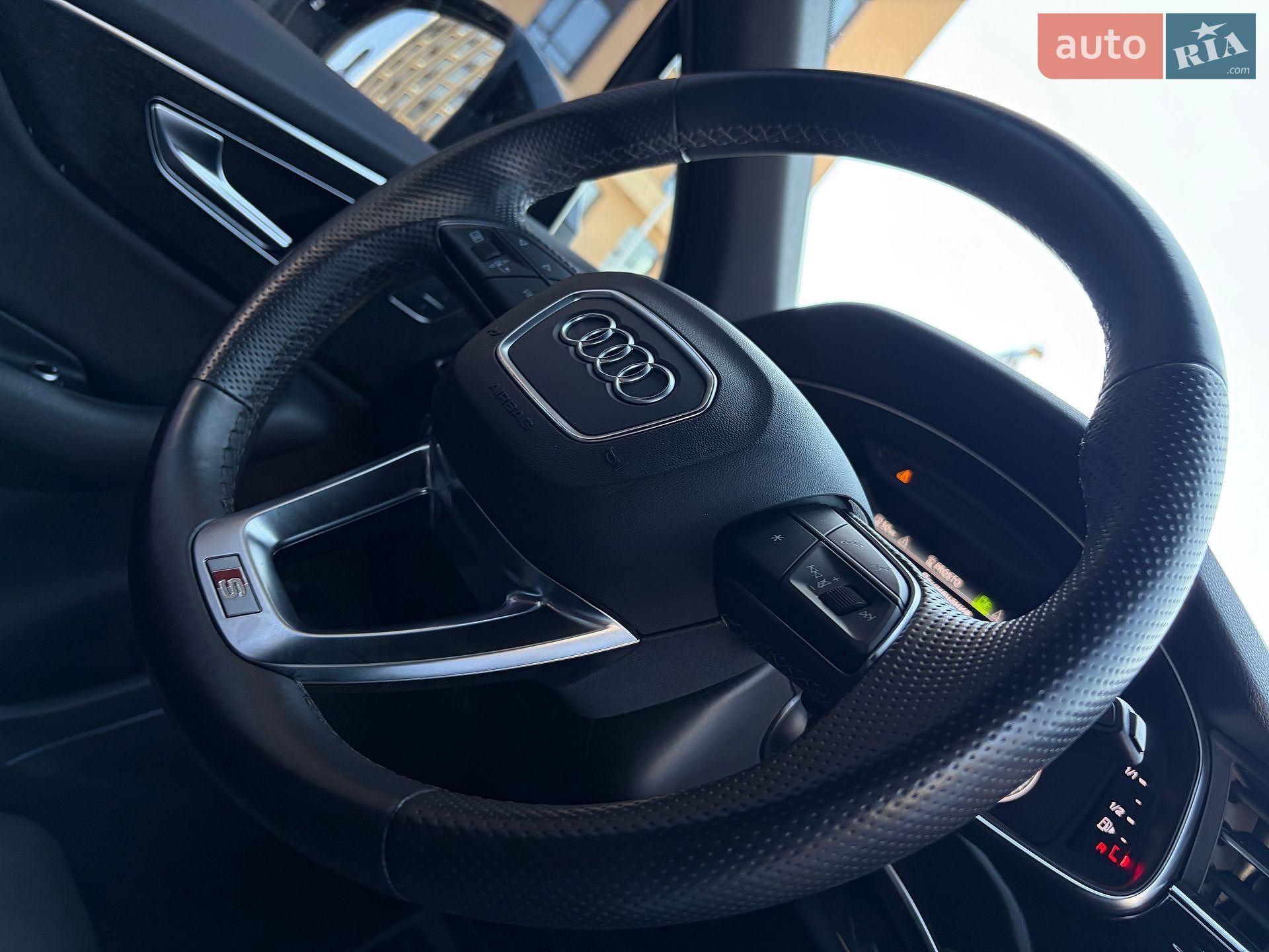 Audi Q7 2021 VIN WAUZZZ4M7ND005398 фото оголошення 72 з 92