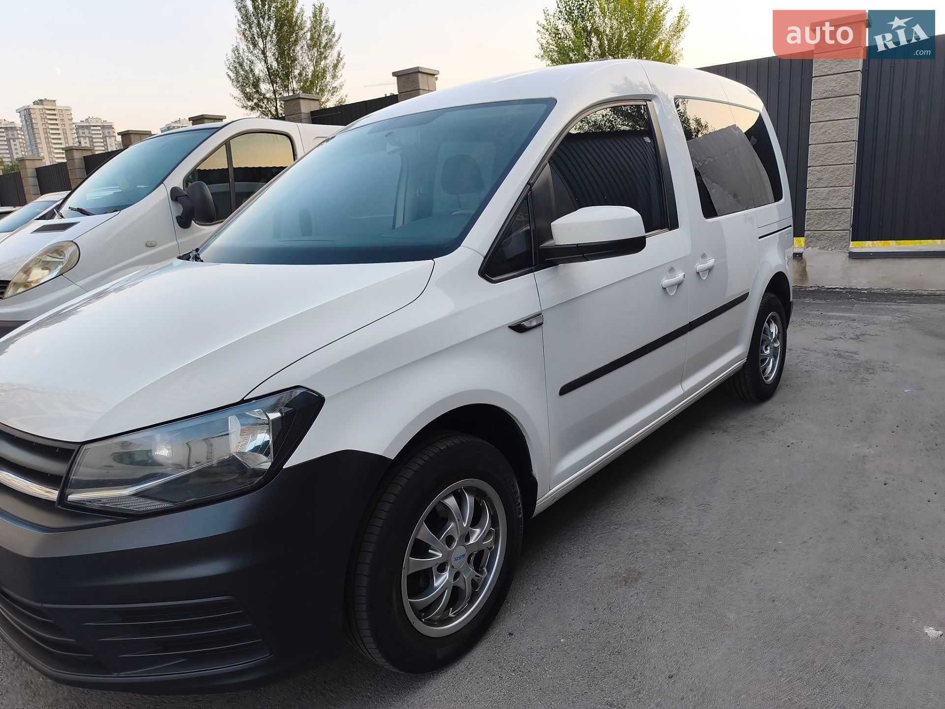 Volkswagen Caddy 2016 VIN WV2ZZZ2KZHX038170 фото оголошення 3 з 13