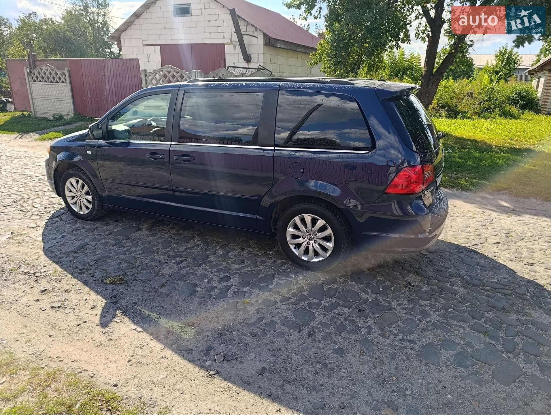 Volkswagen Routan 2013 VIN 2C4RVABG7ER134381 фото оголошення 42 з 45