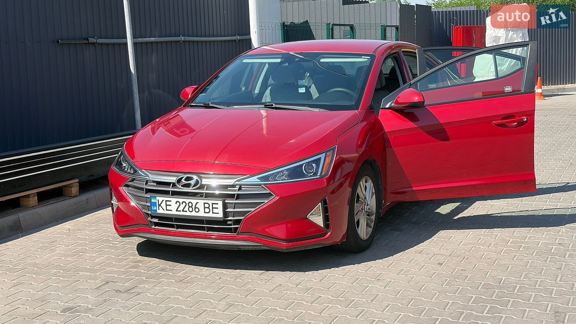 Hyundai Elantra 2018 VIN 5NPD84LF1KH435326 фото оголошення 3 з 19