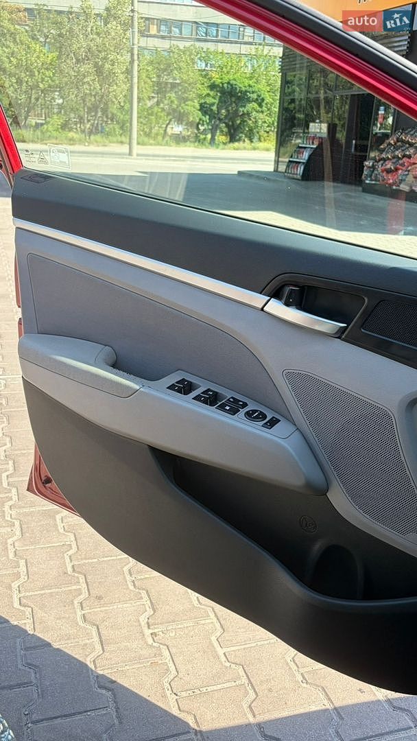 Hyundai Elantra 2018 VIN 5NPD84LF1KH435326 фото оголошення 15 з 19