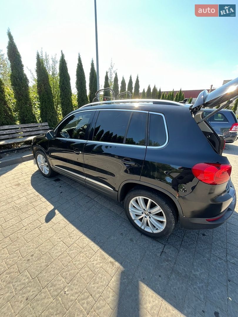 Volkswagen Tiguan 2011 VIN WVGAV7AXXCW520648 фото оголошення 4 з 10