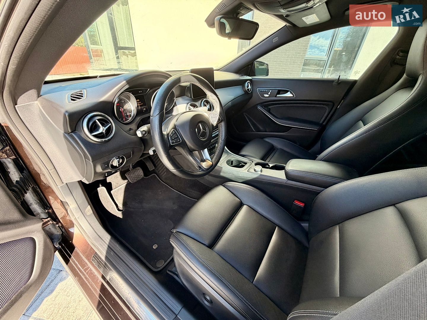 Mercedes-Benz CLA-Class 2017 VIN WDDSJ4EB5JN566432 фото оголошення 33 з 35