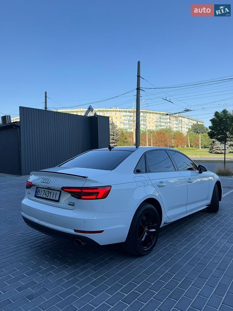 Audi A4 2015 VIN WAUBNAF45HN003319 фото оголошення 16 з 39