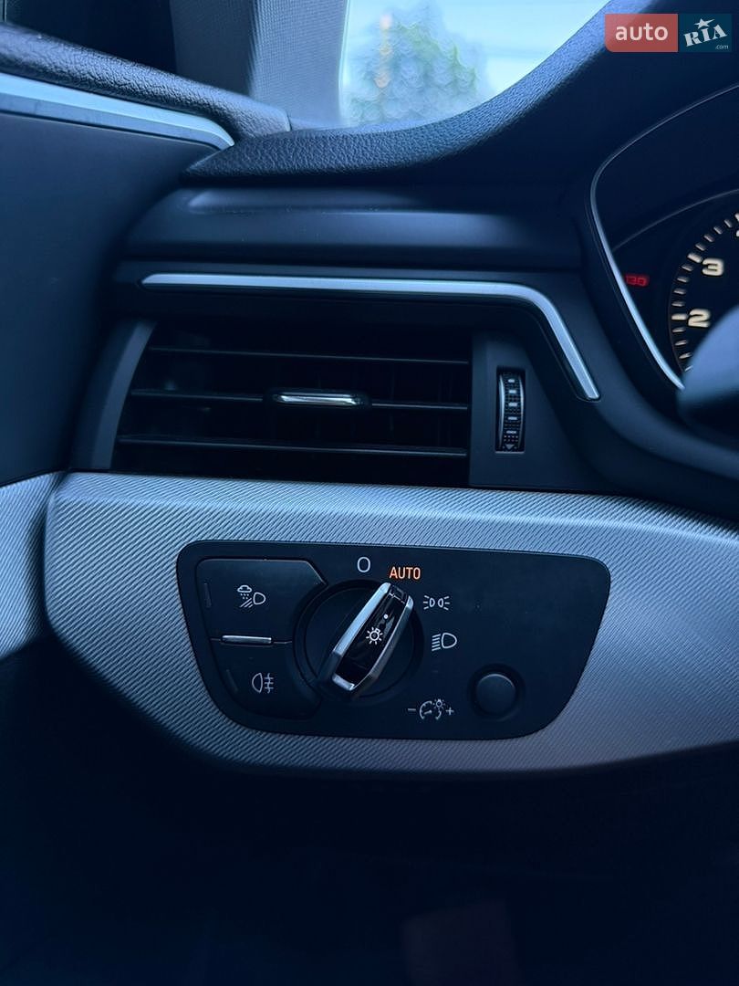 Audi A4 2015 VIN WAUBNAF45HN003319 фото оголошення 28 з 39
