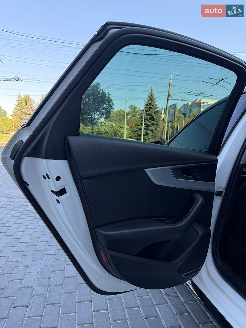 Audi A4 2015 VIN WAUBNAF45HN003319 фото оголошення 37 з 39