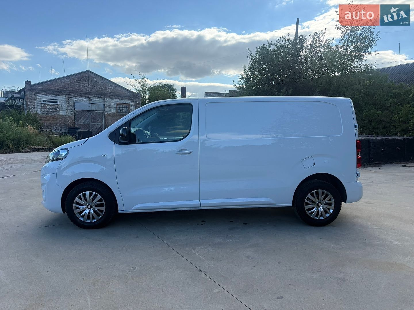 Citroen Jumpy 2022 VIN VF7VFEHZ7N7035835 фото оголошення 4 з 44