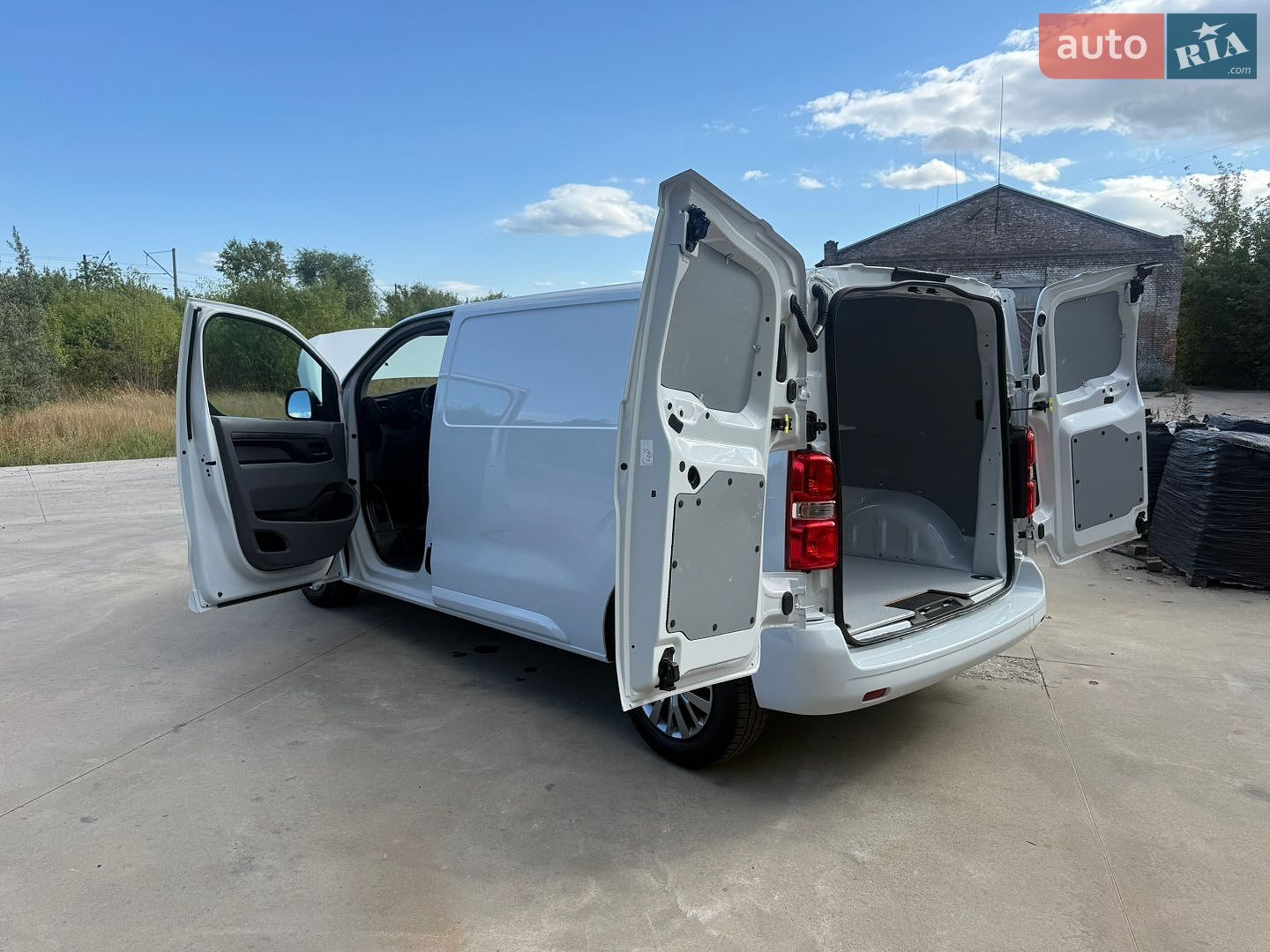 Citroen Jumpy 2022 VIN VF7VFEHZ7N7035835 фото оголошення 14 з 44