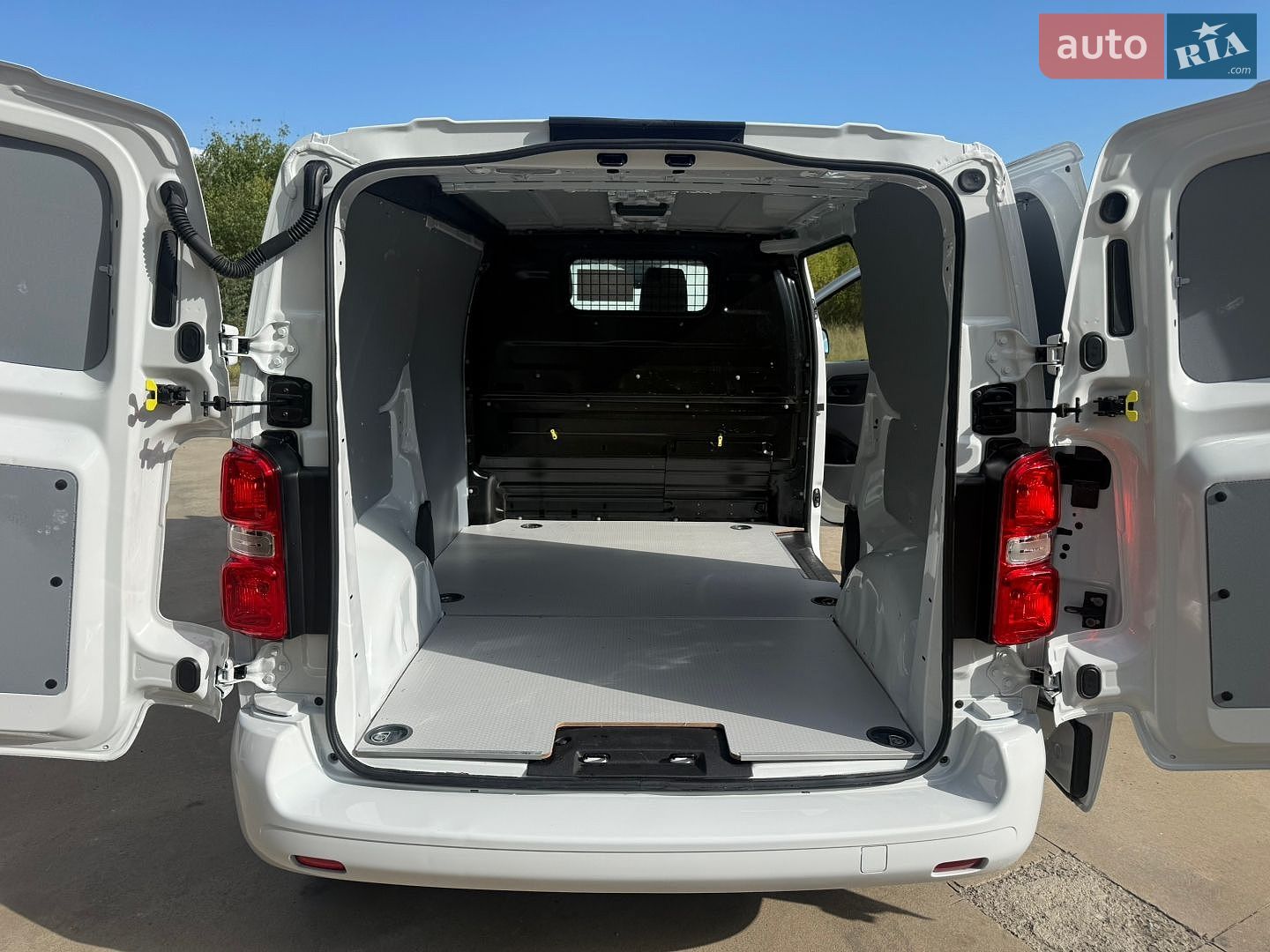 Citroen Jumpy 2022 VIN VF7VFEHZ7N7035835 фото оголошення 41 з 44