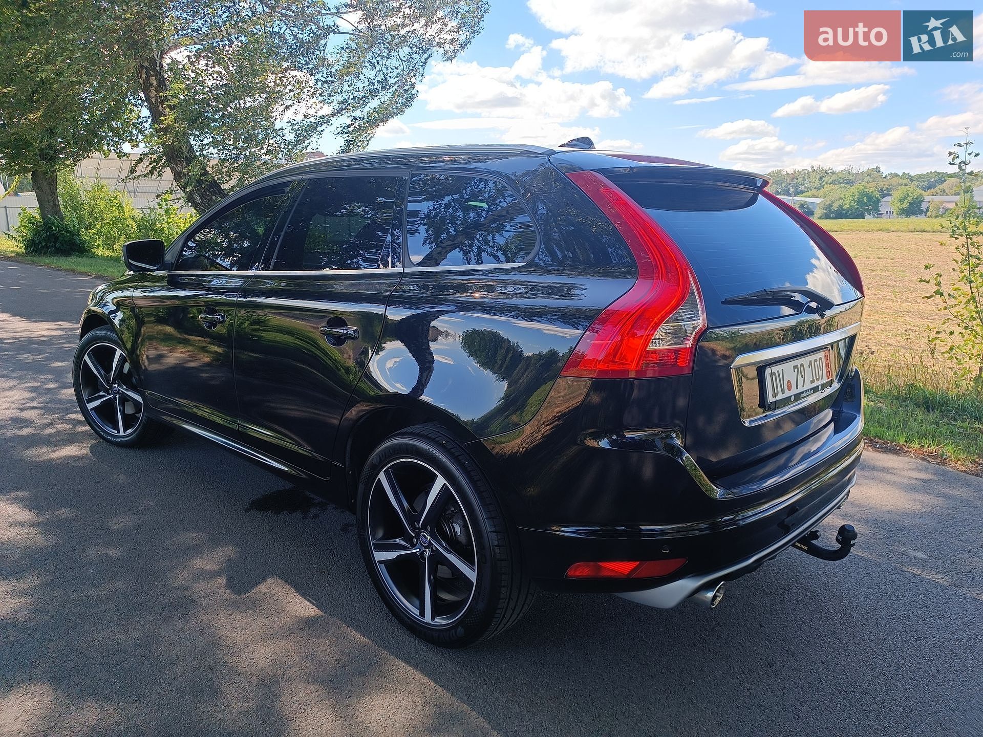 Volvo XC60 2015 VIN YV1DZ8256F2685077 фото оголошення 10 з 89