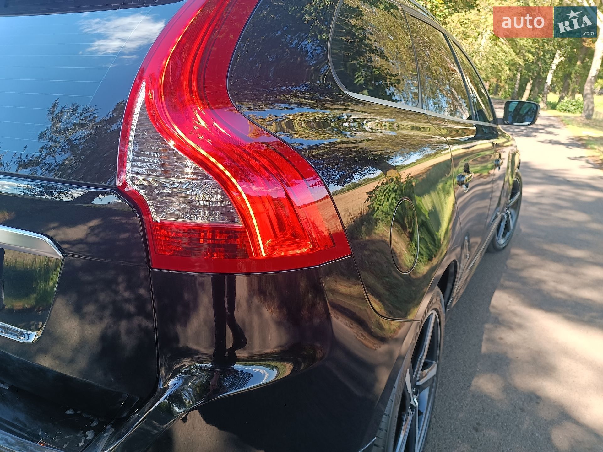 Volvo XC60 2015 VIN YV1DZ8256F2685077 фото оголошення 27 з 89