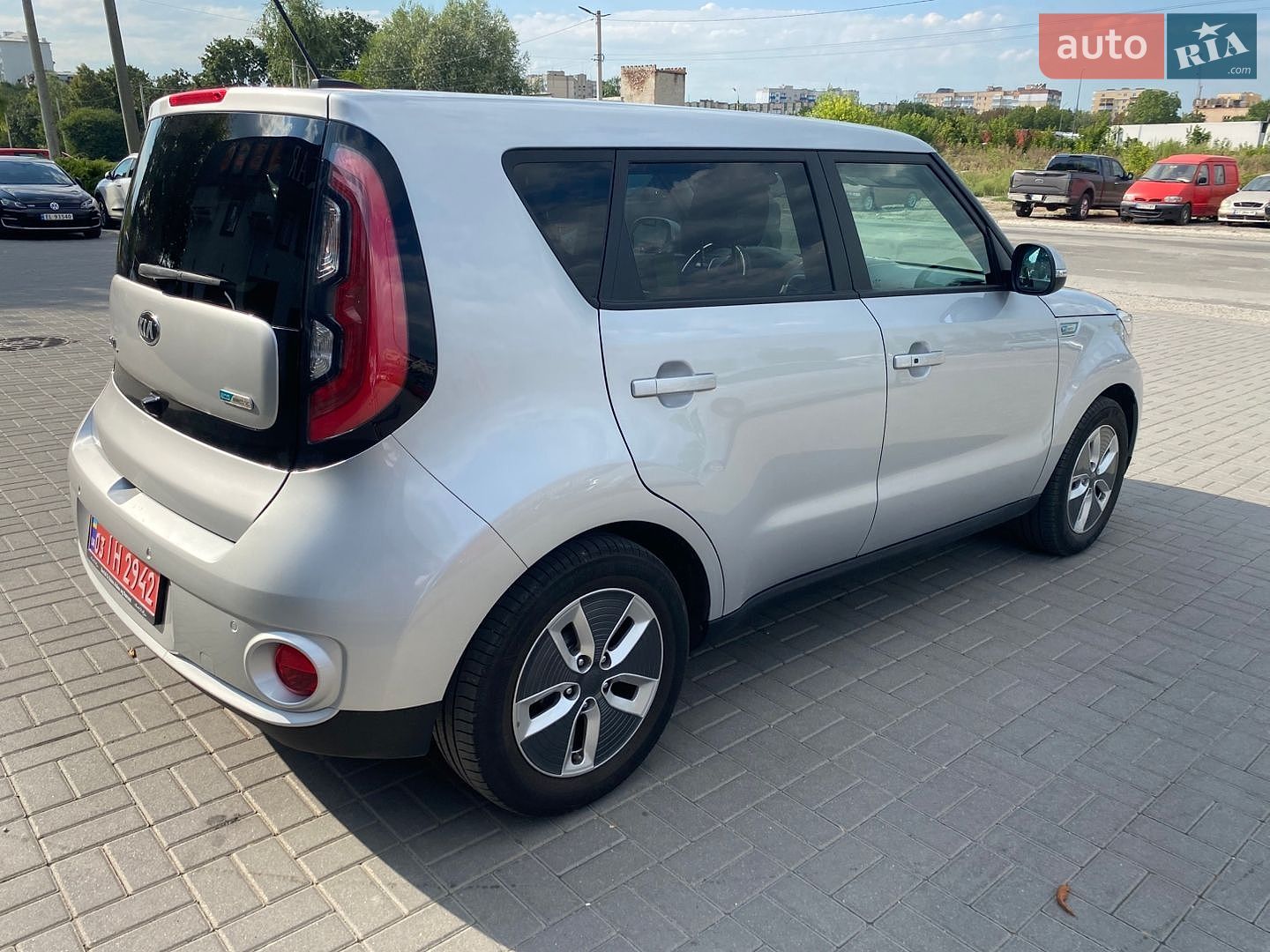 Kia Soul EV 2018 VIN KNAJX81EFJ7025935 фото оголошення 4 з 15