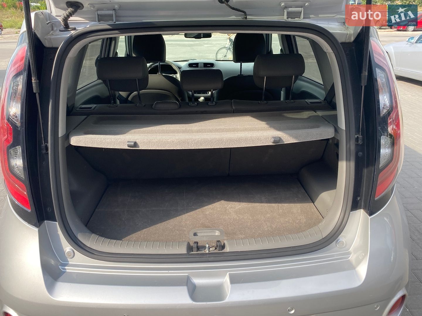 Kia Soul EV 2018 VIN KNAJX81EFJ7025935 фото оголошення 12 з 15