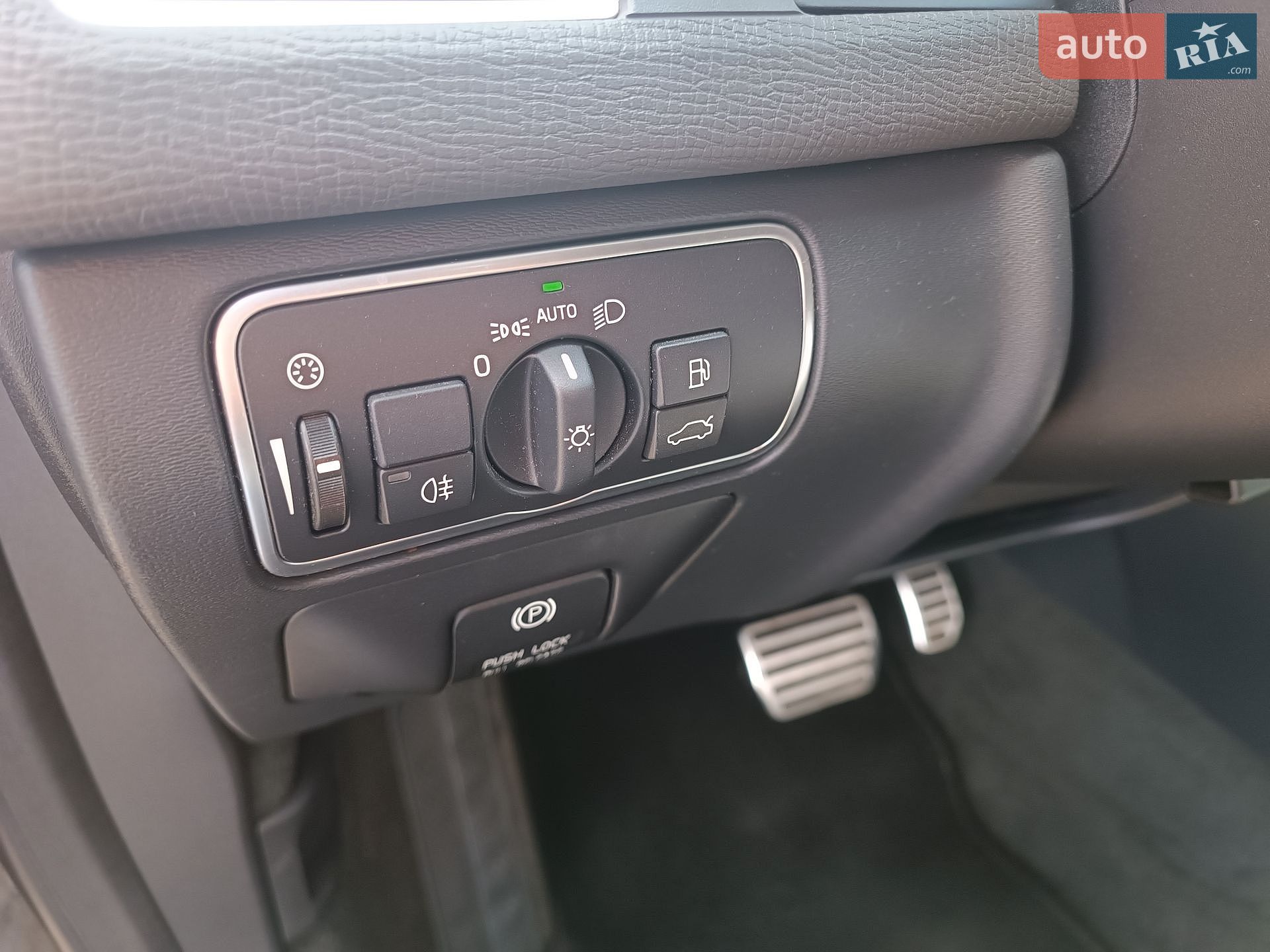 Volvo XC60 2015 VIN YV1DZ8256F2685077 фото оголошення 44 з 89