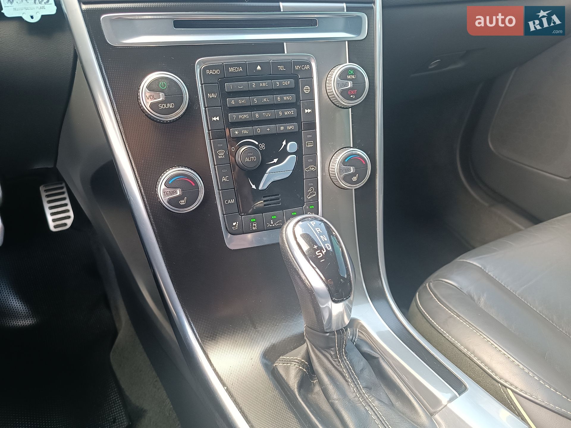 Volvo XC60 2015 VIN YV1DZ8256F2685077 фото оголошення 48 з 89