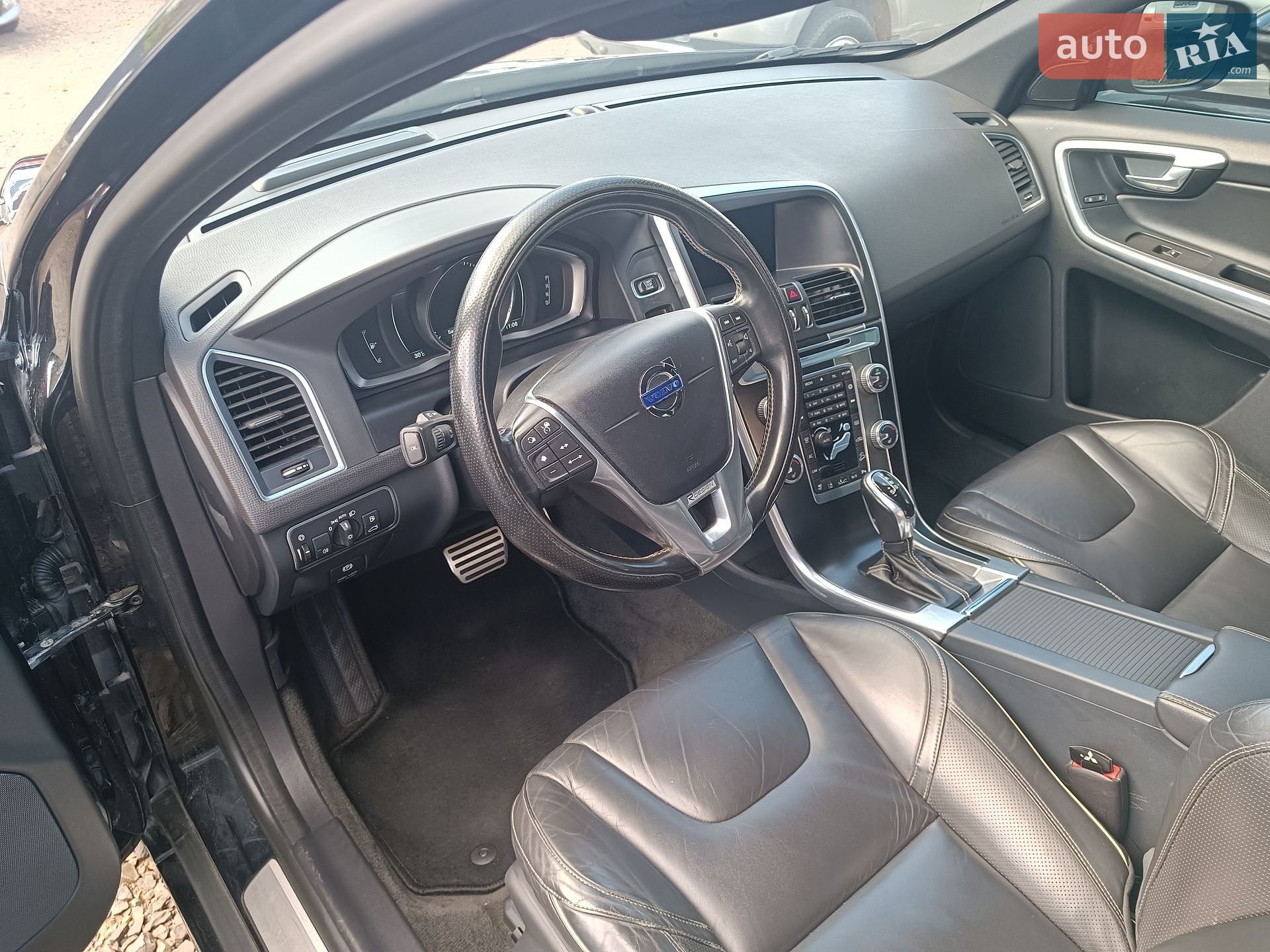 Volvo XC60 2015 VIN YV1DZ8256F2685077 фото оголошення 50 з 89