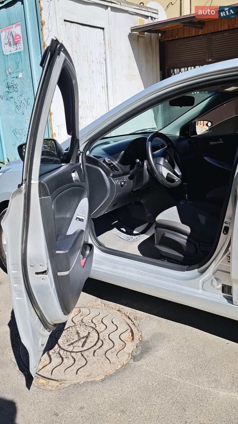 Hyundai Accent 2011 VIN Z94CT41CBBR061278 фото оголошення 7 з 15