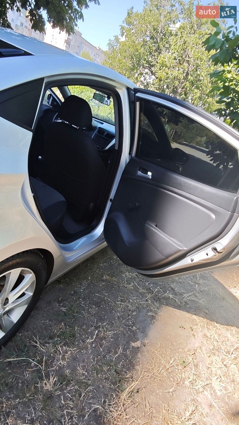 Hyundai Accent 2011 VIN Z94CT41CBBR061278 фото оголошення 12 з 15