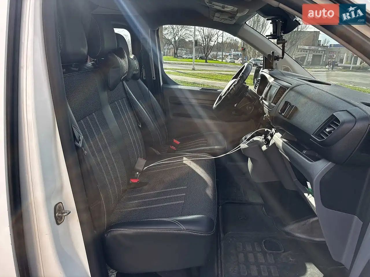 Peugeot Expert 2018 VIN VF3VFAHHWJZ099424 фото оголошення 15 з 28