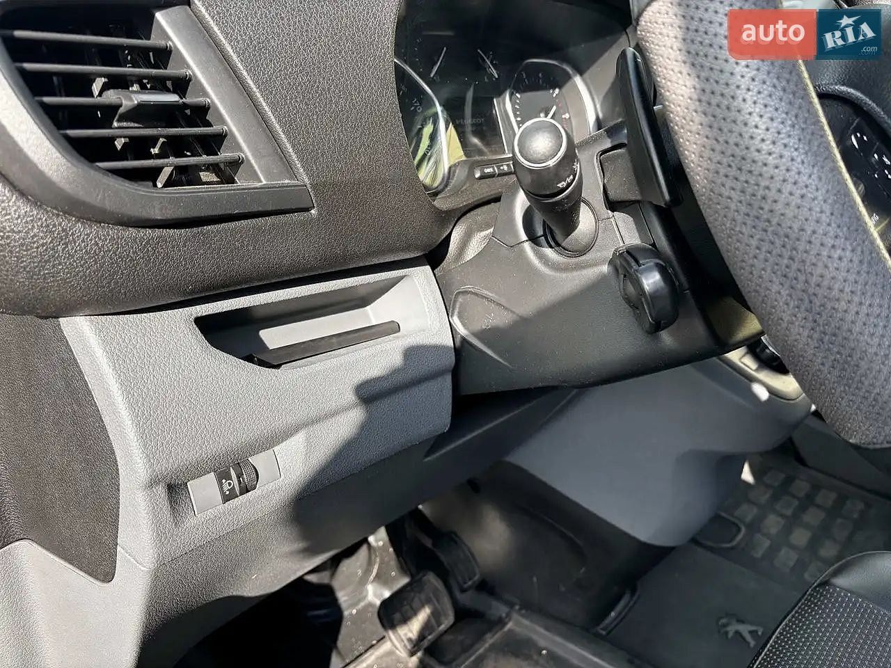 Peugeot Expert 2018 VIN VF3VFAHHWJZ099424 фото оголошення 16 з 28