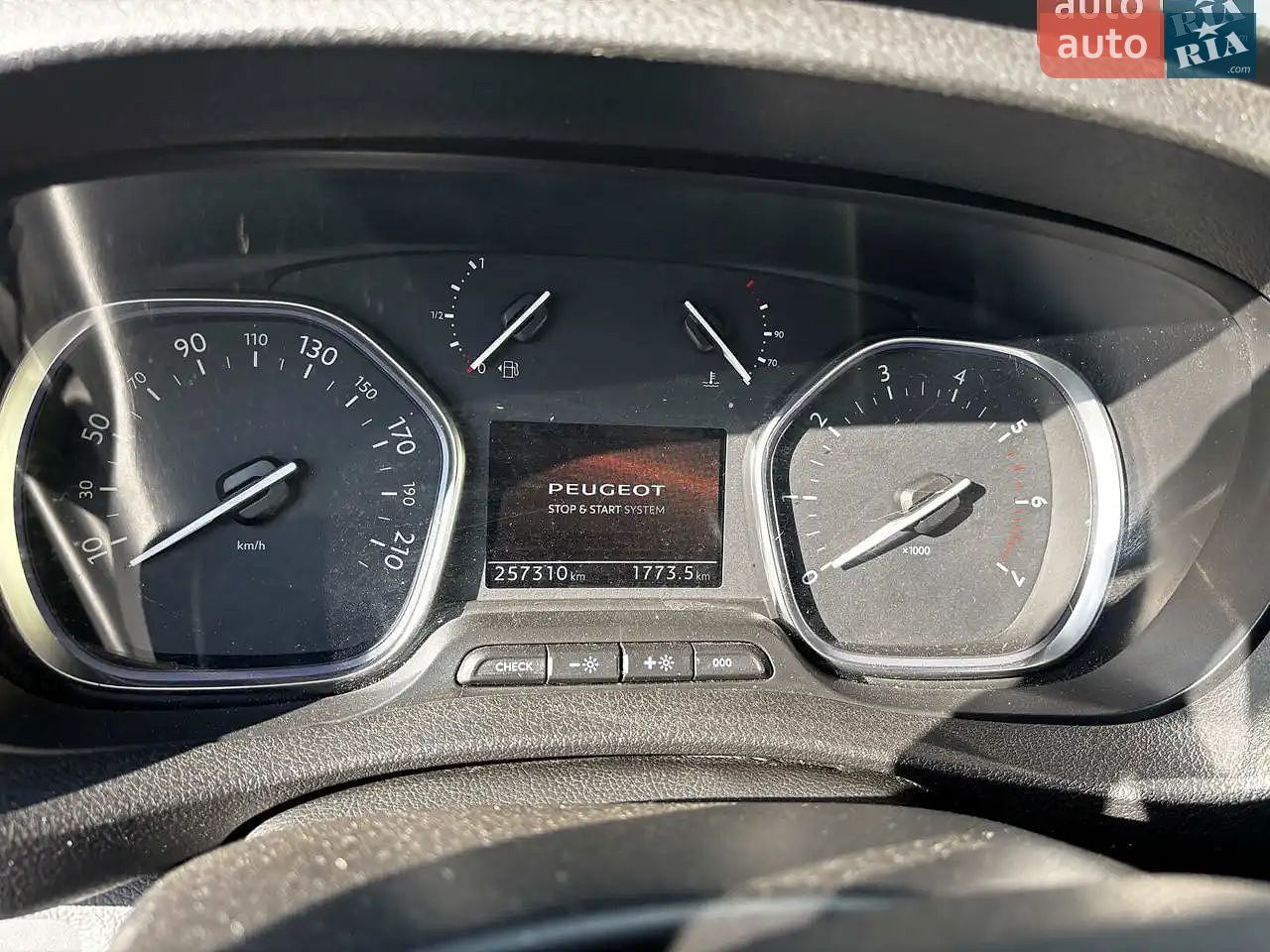 Peugeot Expert 2018 VIN VF3VFAHHWJZ099424 фото оголошення 25 з 28