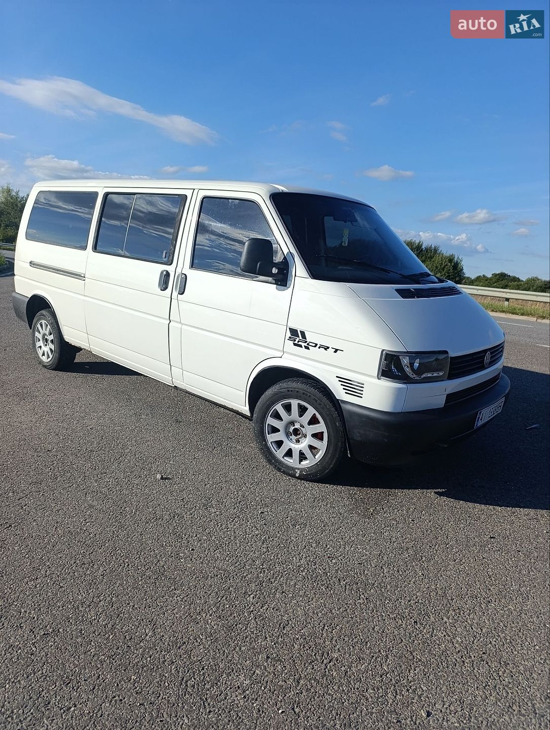 Volkswagen Caravelle 2003 VIN WV1ZZZ70Z3X064323 фото оголошення 9 з 64